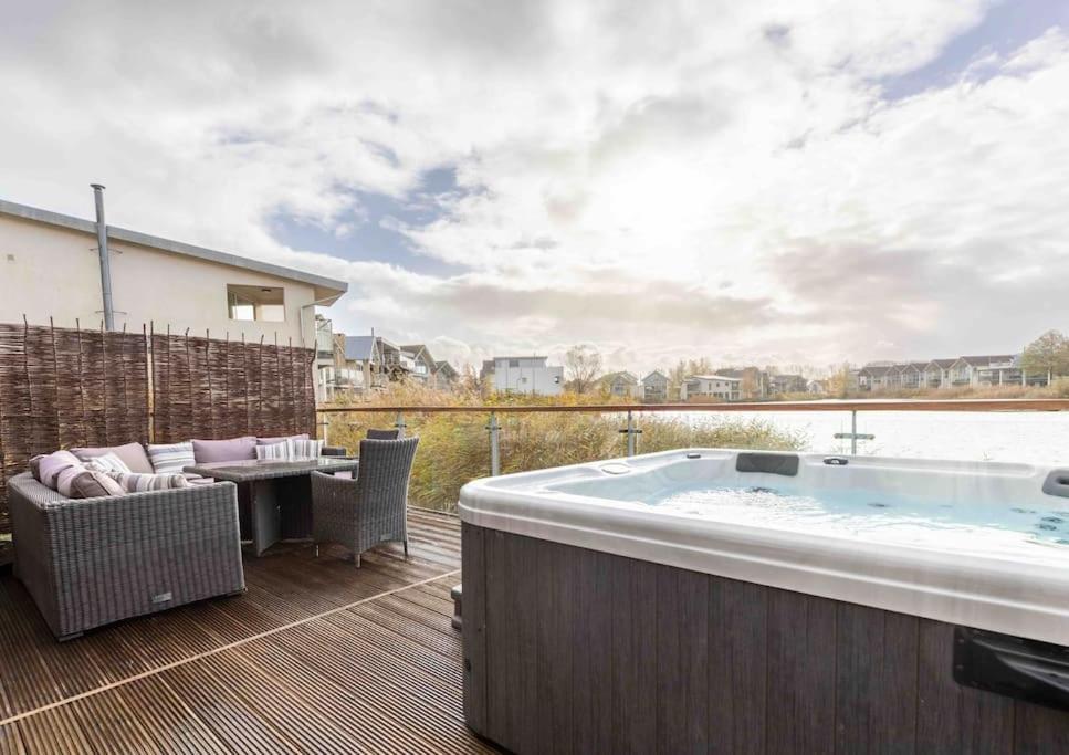 Vila Otters Holt Somerford Keynes Exteriér fotografie