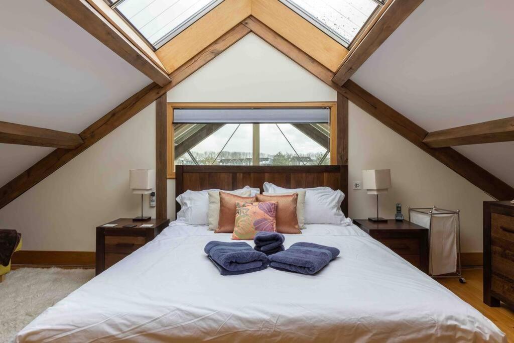 Vila Otters Holt Somerford Keynes Exteriér fotografie