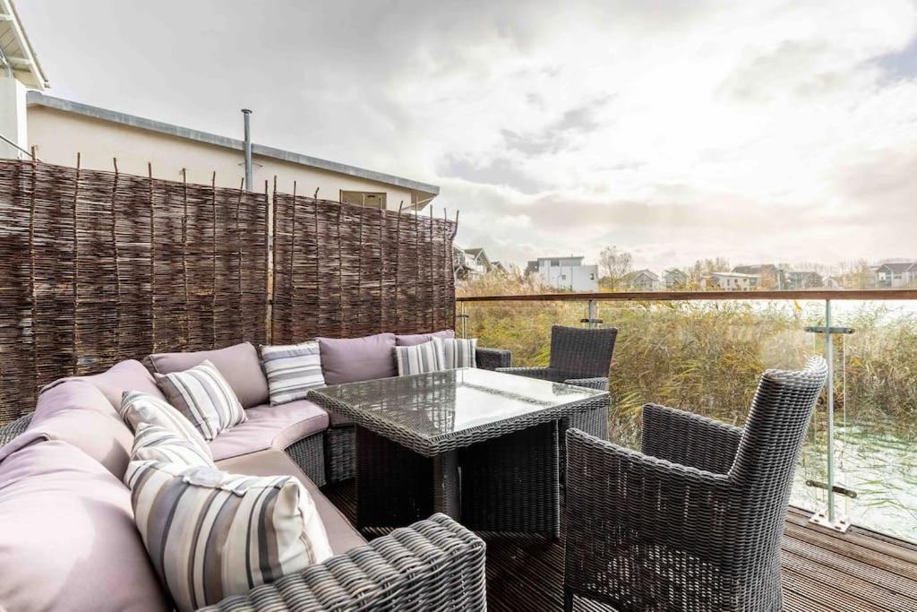Vila Otters Holt Somerford Keynes Exteriér fotografie