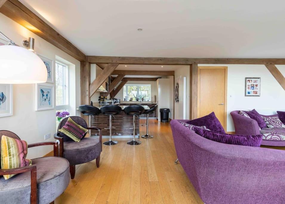 Vila Otters Holt Somerford Keynes Exteriér fotografie