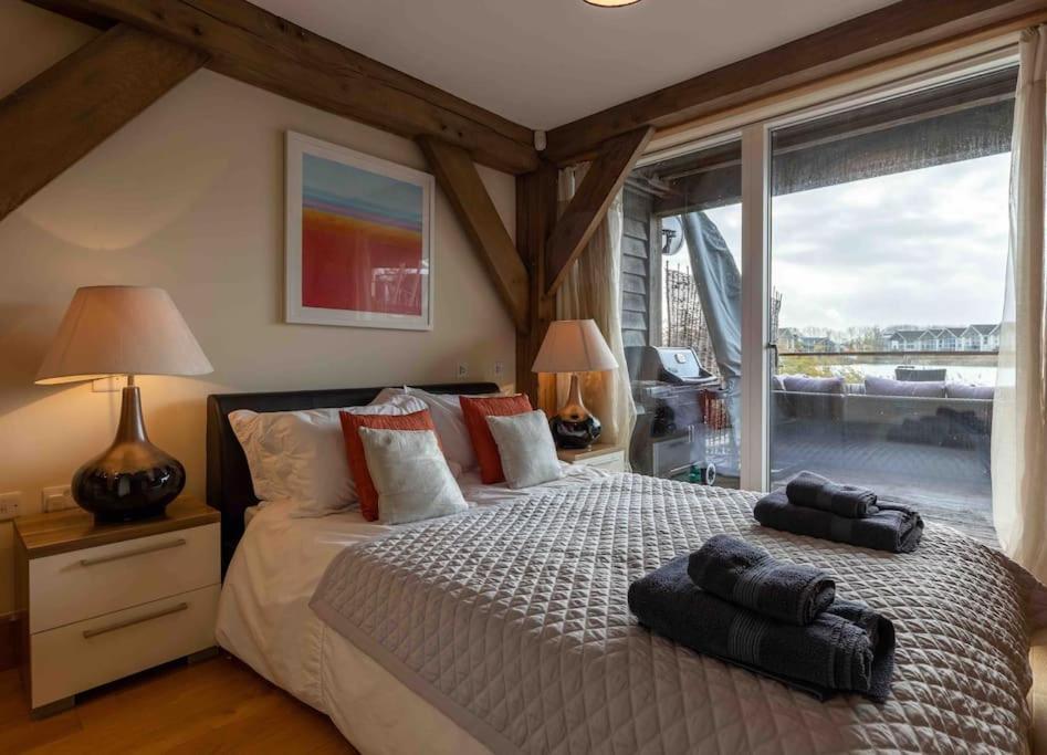 Vila Otters Holt Somerford Keynes Exteriér fotografie